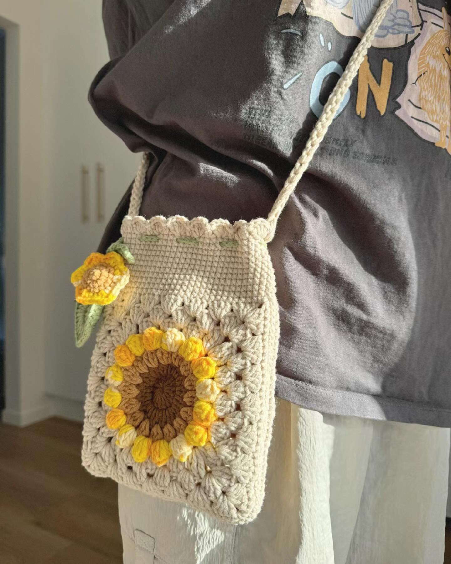 Sunflower Crochet Phone Bag - Crochet Start